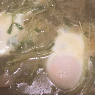 ネギとエリンギ、豆苗の落とし卵味噌鍋